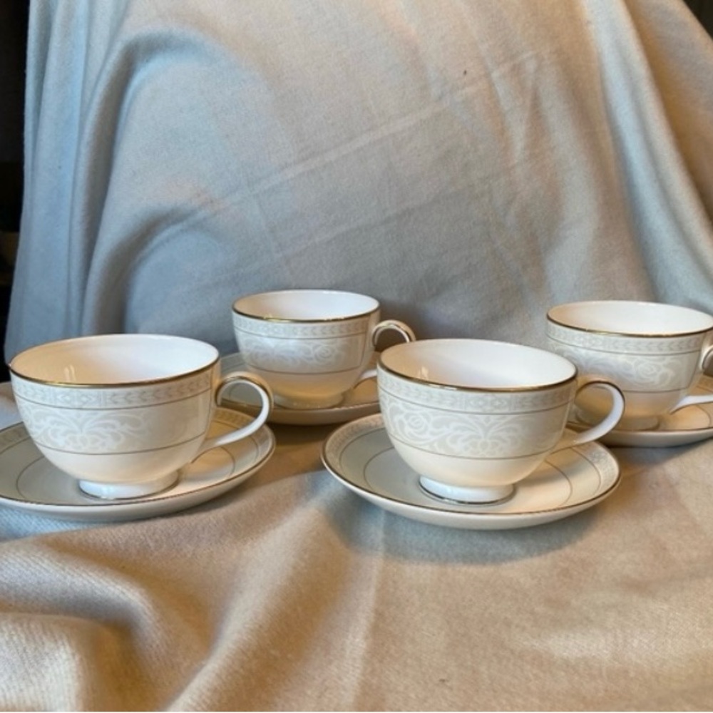 Royal Doulton Fine Bone Coffe/Tea Cups